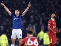 关于曼联客场逼平埃弗顿，抢分却不够的信息